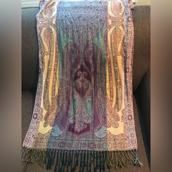 Accessories - Beautiful scarf